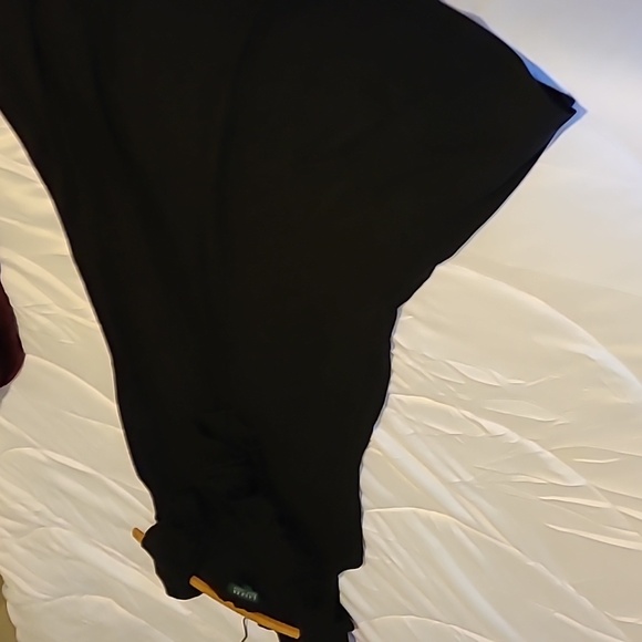 Ralph Lauren Cotton Midi Dress in Black v-neck with flattering ruffles - Picture 3 of 5